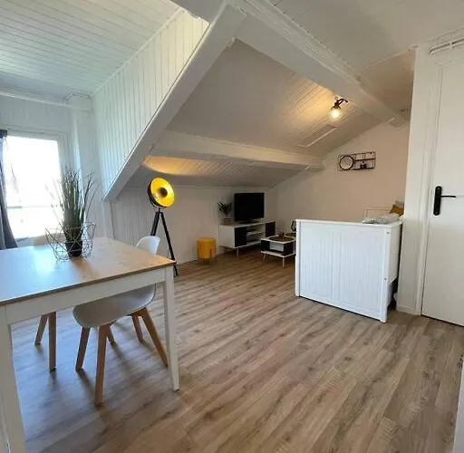 Cosy, En Centre, Proche Gare, Vue Degagee