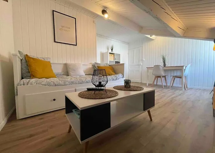 Cosy, En Centre, Proche Gare, Vue Degagee *